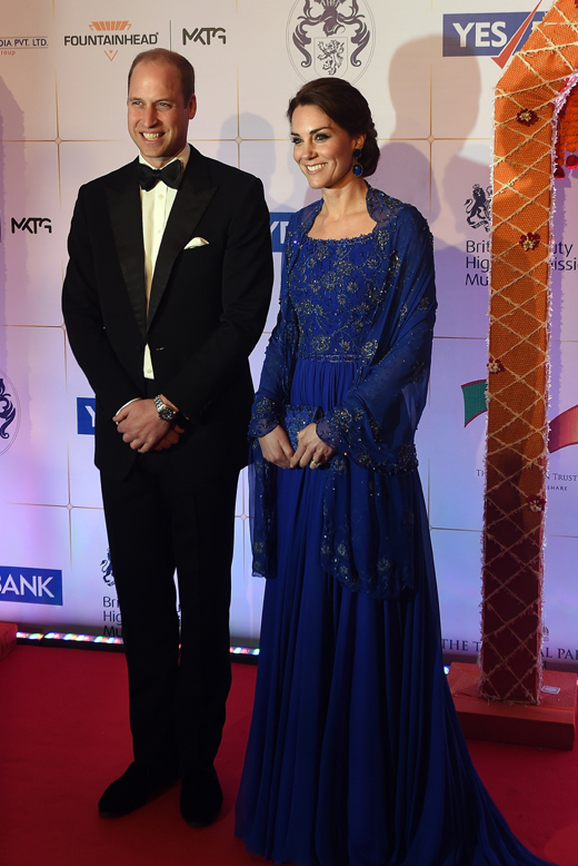 The Duke and Duchess of Cambridge, Prince William and Kate Middleton’s big Bollywood night was lovely. Actor Shah Rukh Khan, Anil Kapoor, Alia Bhatt, Arjun Kapoor, Jacqueline Fernandez and former cricketer Sachin Tendulkar, all looked superb at the red carpet of the charity gala hosted at Taj Mahal Palace Mumbai.  Kate looked stunning in a Jenny Packham dress which had an Indian twist:
